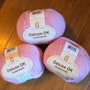 Universal Yarn Deluxe DK Wool Yarn, 852 Yards